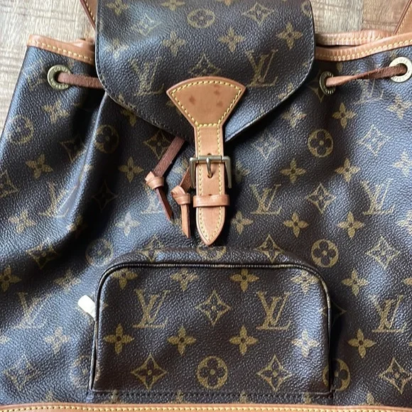 Louis Vuitton back pack - Picture 5 of 6